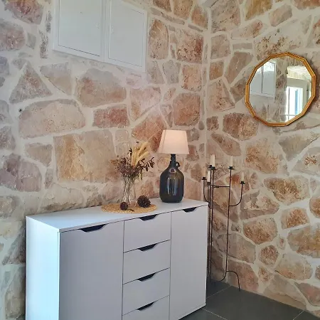 Pearl Of Kali, Island Ugljan - First Row To The Sea Apartment *