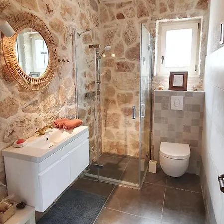 Pearl Of Kali, Island Ugljan - First Row To The Sea Apartment Kali