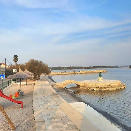 Pearl Of Kali, Island Ugljan - First Row To The Sea * 卡利