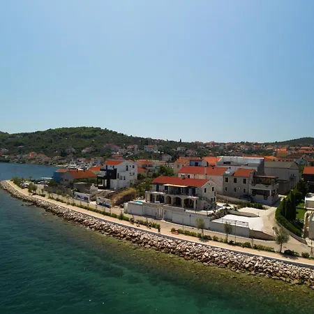 Pearl Of Kali, Island Ugljan - First Row To The Sea Apartment *
