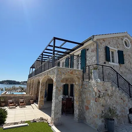 Apartment Pearl Of Kali, Island Ugljan - First Row To The Sea *