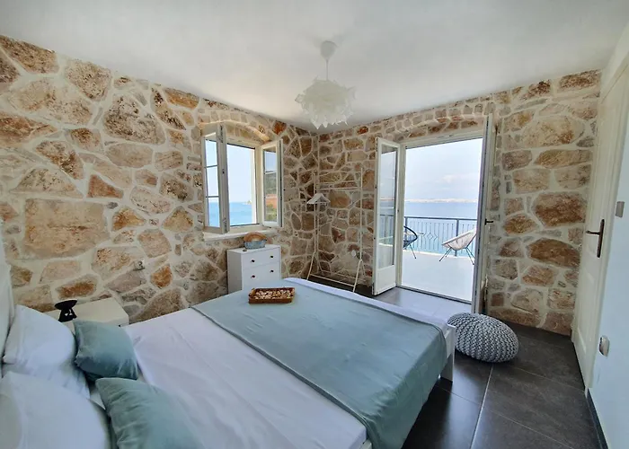 Pearl Of Kali, Island Ugljan - First Row To The Sea *